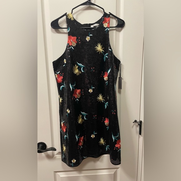 NWT lovers + friends sequin and embroidered dress , size large - Picture 2 of 4